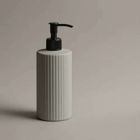 Dispenser de sabonete ranhurado cinza com válvula preta